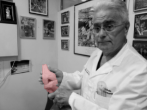 Dr. Ramón Cugat Bertomeu forma parte del equipo médico de la Mutualidad de Futbolistas.